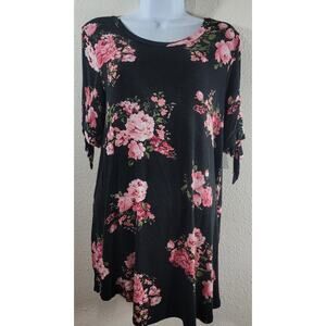 Reborn J Black Pink Floral Round Neck Top Medium Lightweight Soft Stretchy Flowy